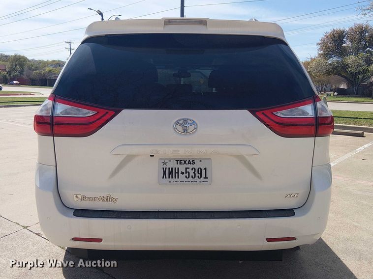 image for item DU3111 2019 Toyota Sienna XLE handicap accessible van