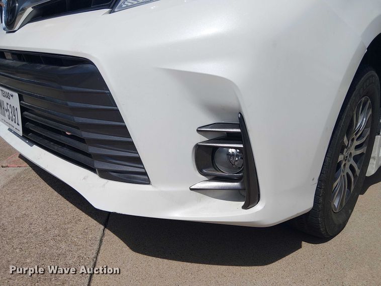 image for item DU3111 2019 Toyota Sienna XLE handicap accessible van