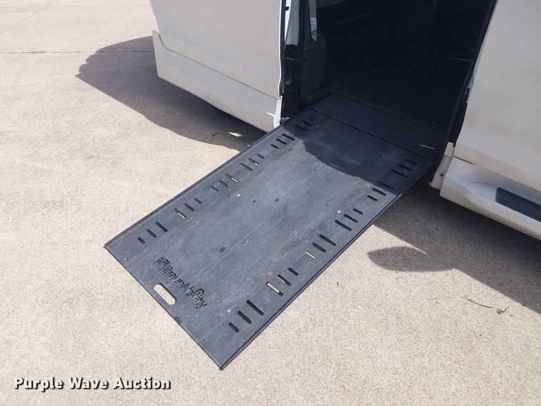 image for item DU3111 2019 Toyota Sienna XLE handicap accessible van