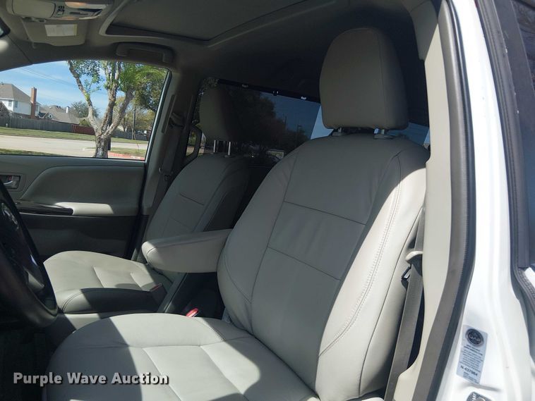 image for item DU3111 2019 Toyota Sienna XLE handicap accessible van