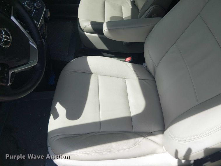 image for item DU3111 2019 Toyota Sienna XLE handicap accessible van