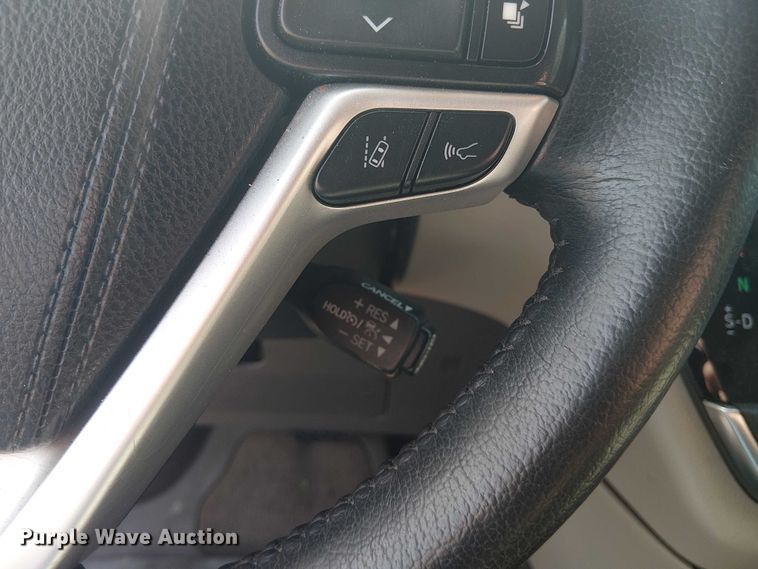 image for item DU3111 2019 Toyota Sienna XLE handicap accessible van