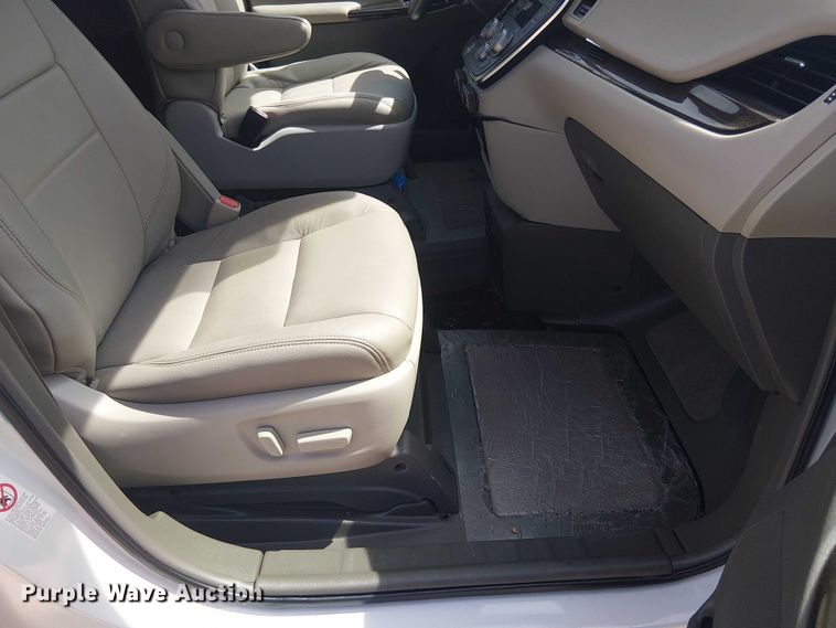 image for item DU3111 2019 Toyota Sienna XLE handicap accessible van