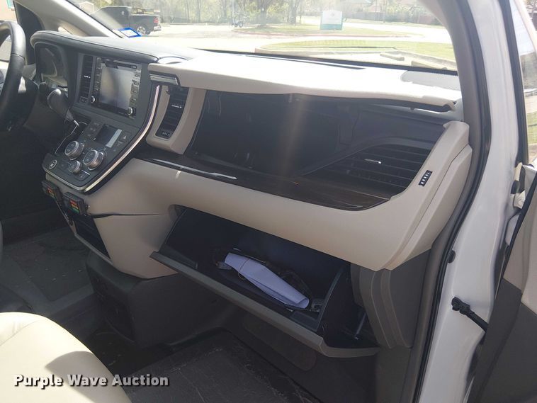 image for item DU3111 2019 Toyota Sienna XLE handicap accessible van