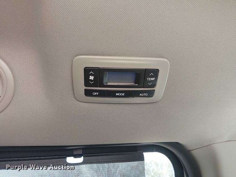 image for item DU3111 2019 Toyota Sienna XLE handicap accessible van