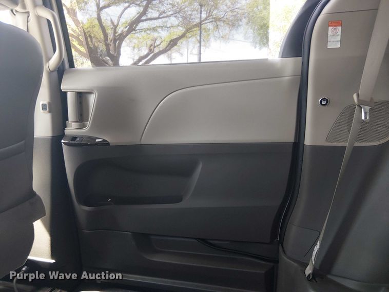 image for item DU3111 2019 Toyota Sienna XLE handicap accessible van