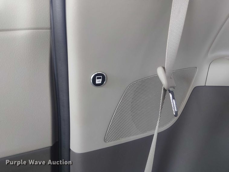 image for item DU3111 2019 Toyota Sienna XLE handicap accessible van