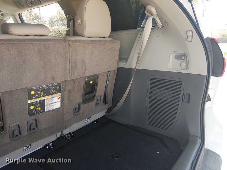 image for item DU3111 2019 Toyota Sienna XLE handicap accessible van