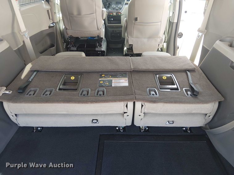 image for item DU3111 2019 Toyota Sienna XLE handicap accessible van
