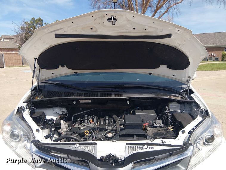 image for item DU3111 2019 Toyota Sienna XLE handicap accessible van