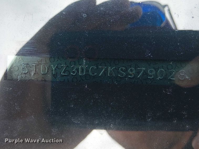 image for item DU3111 2019 Toyota Sienna XLE handicap accessible van