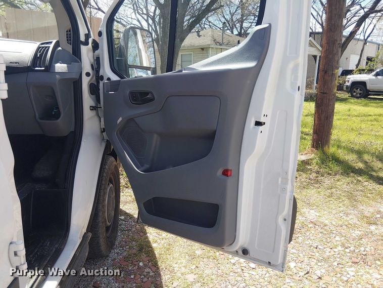 image for item DU3112 2017 Ford Transit 150 van