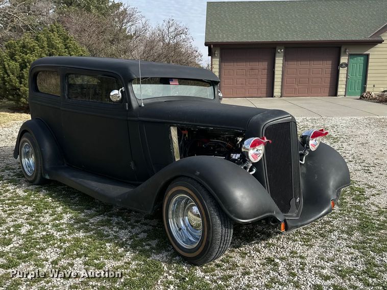 image for item DV0868 1935 Chevrolet sedan