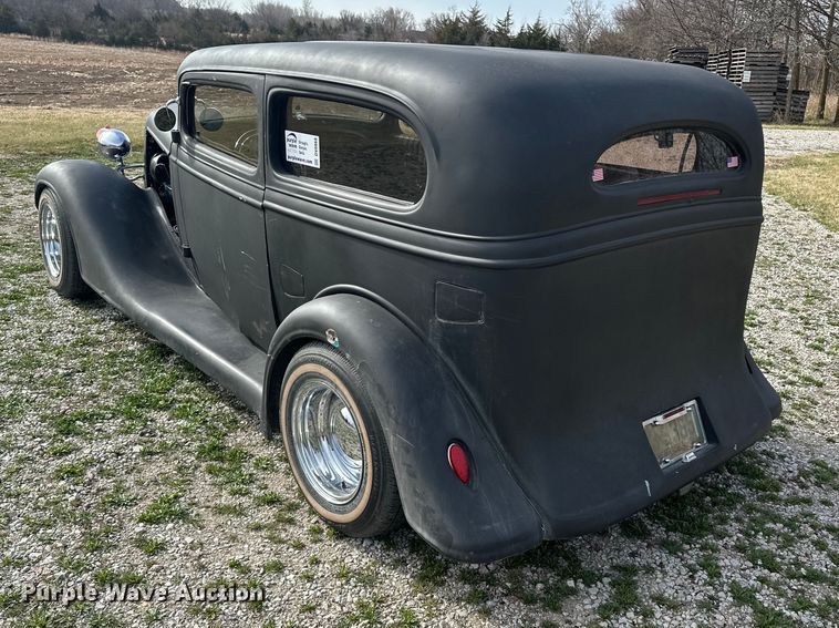 image for item DV0868 1935 Chevrolet sedan