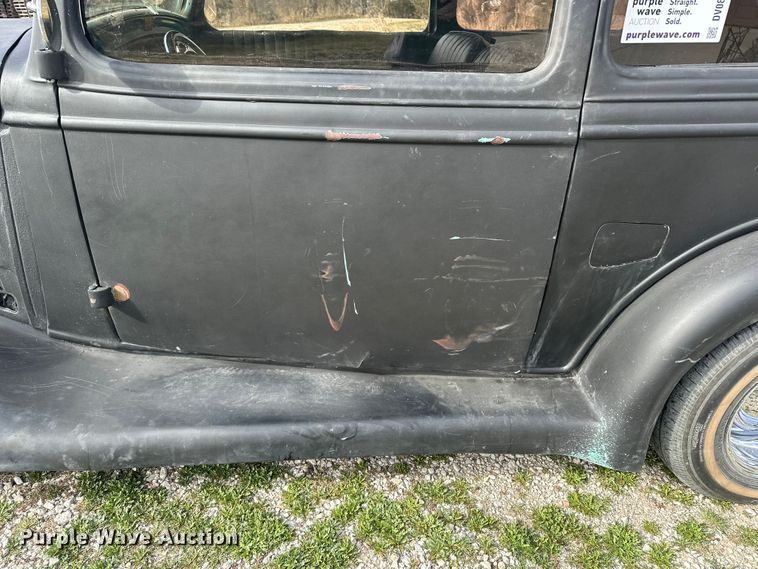 image for item DV0868 1935 Chevrolet sedan