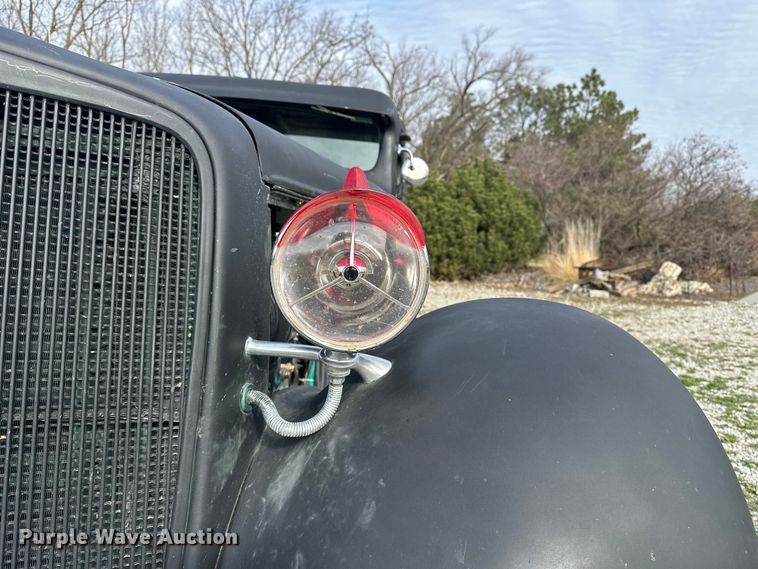 image for item DV0868 1935 Chevrolet sedan