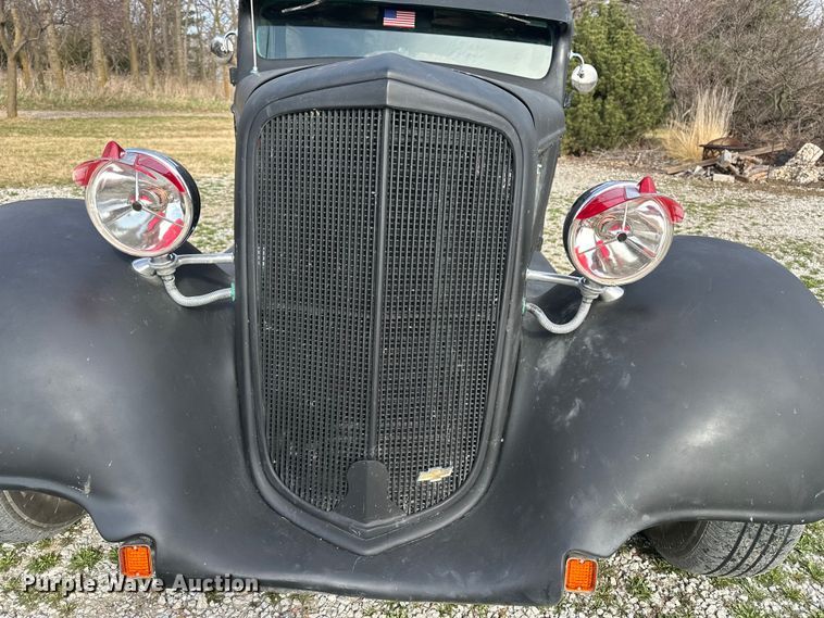 image for item DV0868 1935 Chevrolet sedan