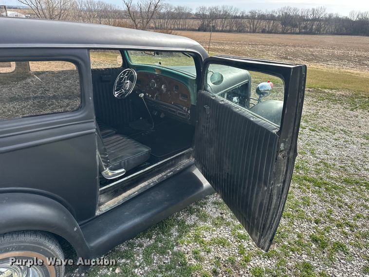 image for item DV0868 1935 Chevrolet sedan