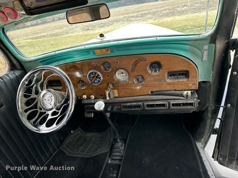 image for item DV0868 1935 Chevrolet sedan