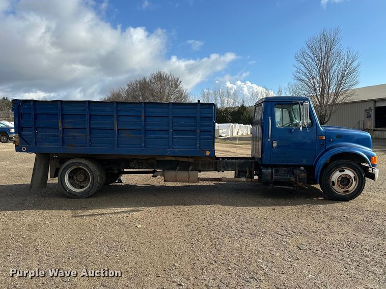 image for item DV0881 1996 International 4700 dump truck