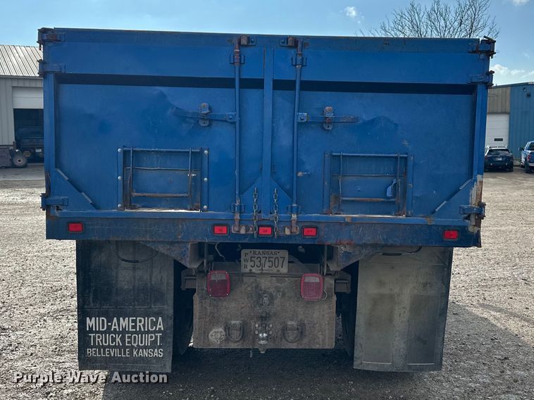 image for item DV0881 1996 International 4700 dump truck