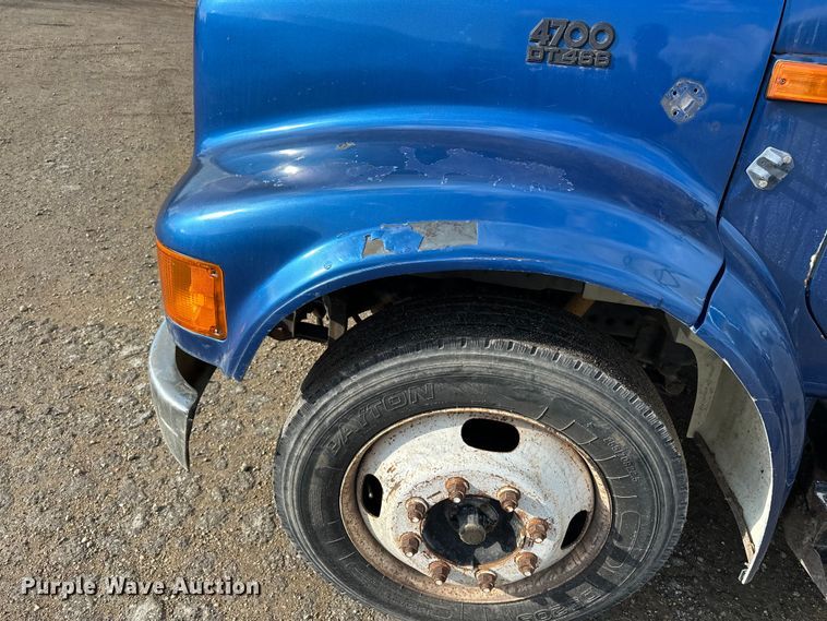 image for item DV0881 1996 International 4700 dump truck