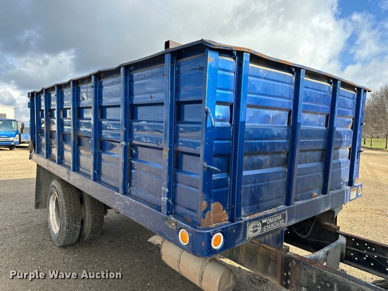 image for item DV0881 1996 International 4700 dump truck