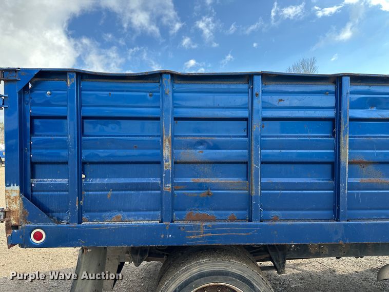 image for item DV0881 1996 International 4700 dump truck