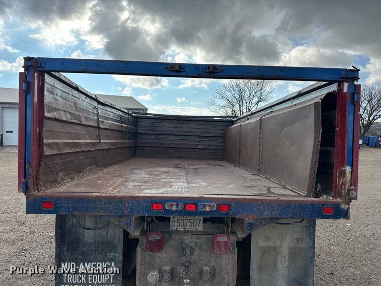 image for item DV0881 1996 International 4700 dump truck