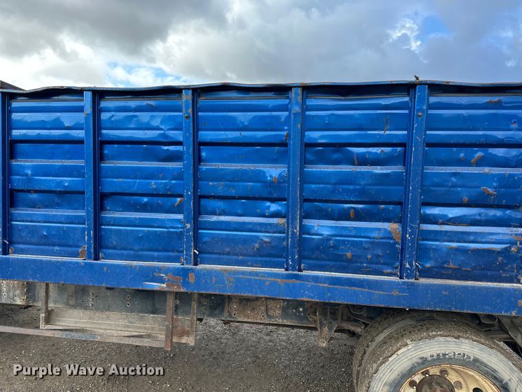 image for item DV0881 1996 International 4700 dump truck