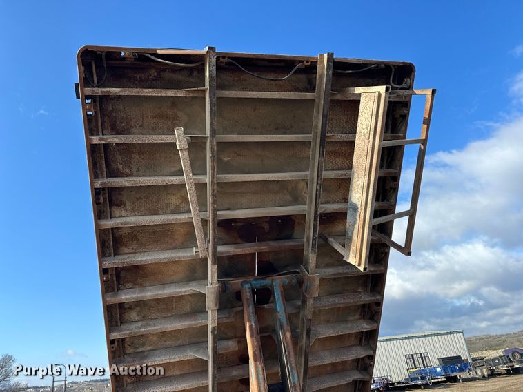 image for item DV0881 1996 International 4700 dump truck