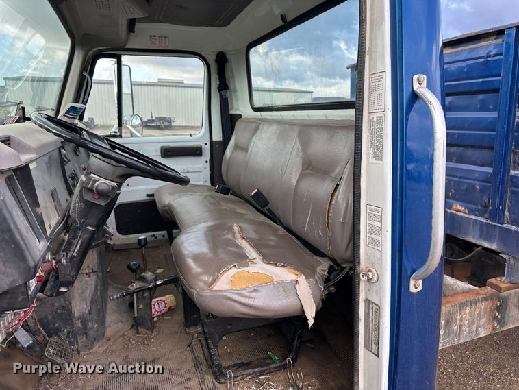 image for item DV0881 1996 International 4700 dump truck