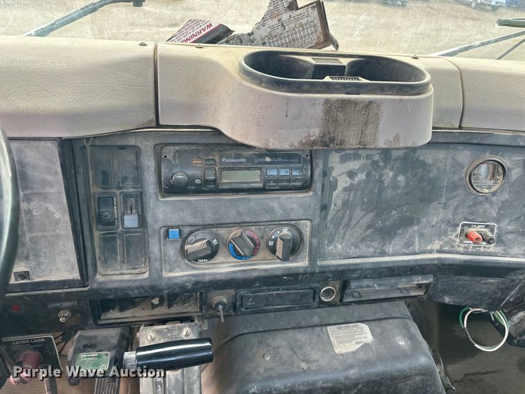 image for item DV0881 1996 International 4700 dump truck