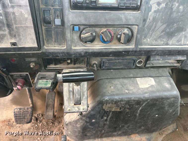 image for item DV0881 1996 International 4700 dump truck