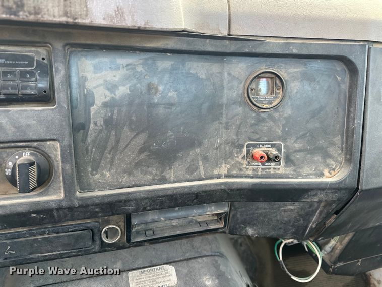 image for item DV0881 1996 International 4700 dump truck