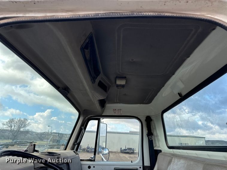 image for item DV0881 1996 International 4700 dump truck