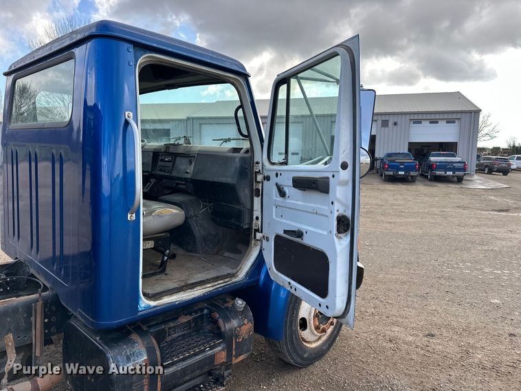 image for item DV0881 1996 International 4700 dump truck