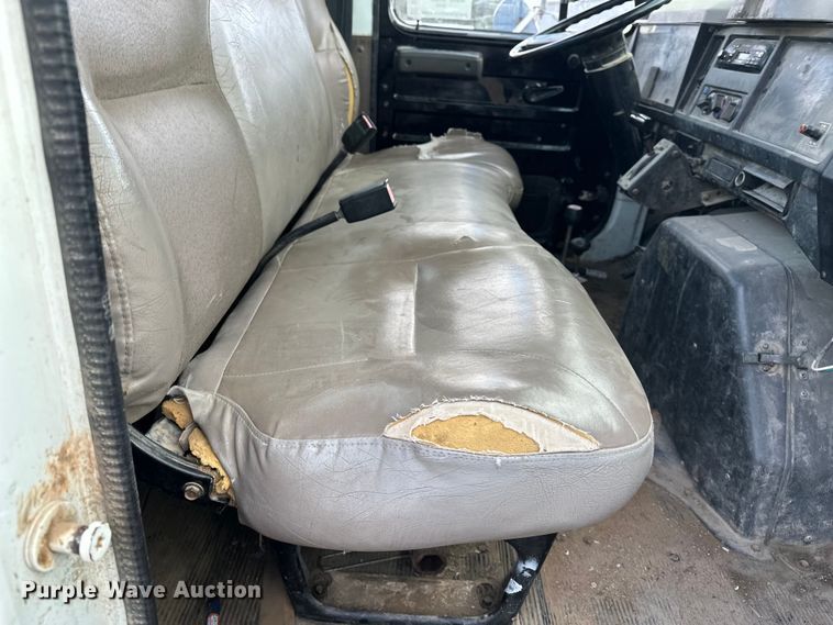 image for item DV0881 1996 International 4700 dump truck