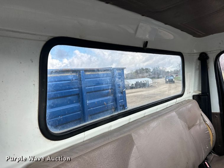 image for item DV0881 1996 International 4700 dump truck