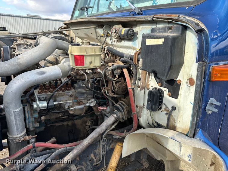 image for item DV0881 1996 International 4700 dump truck