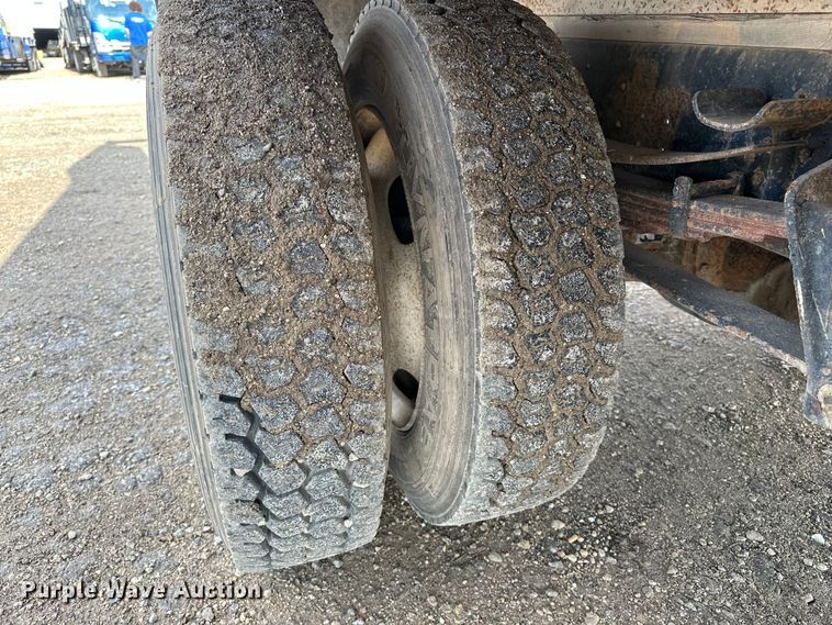 image for item DV0881 1996 International 4700 dump truck