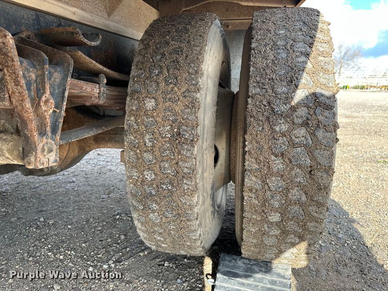 image for item DV0881 1996 International 4700 dump truck