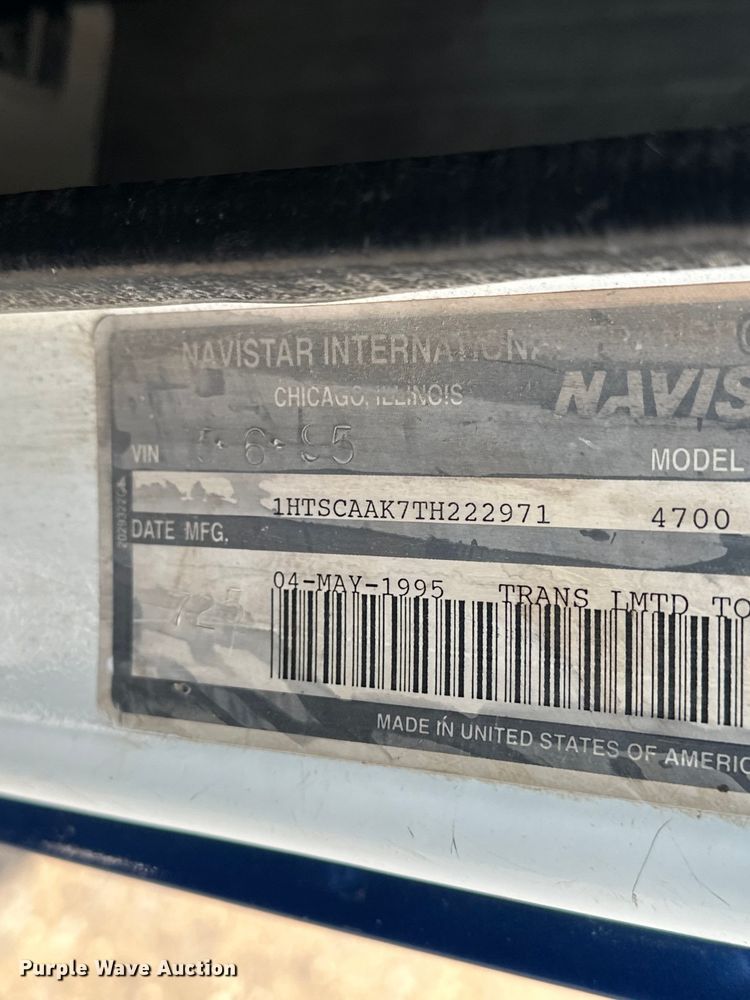 image for item DV0881 1996 International 4700 dump truck