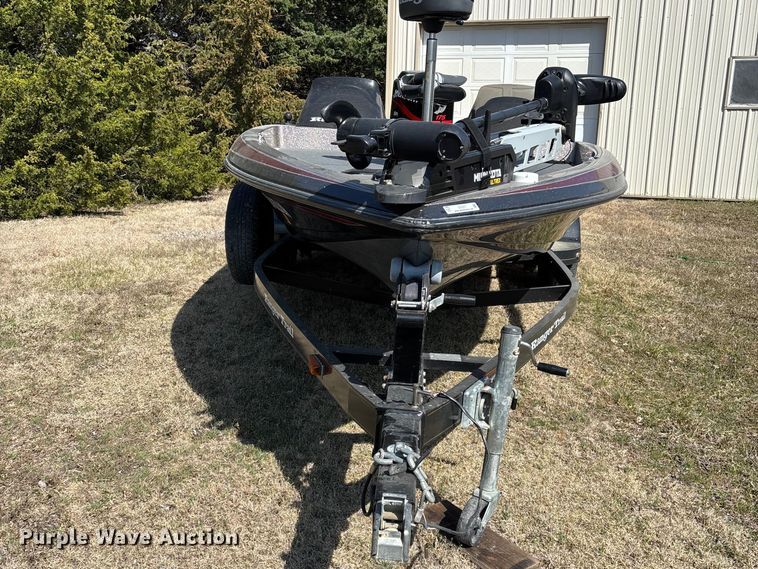 image for item DZ3971 2001 Ranger R83VS  boat