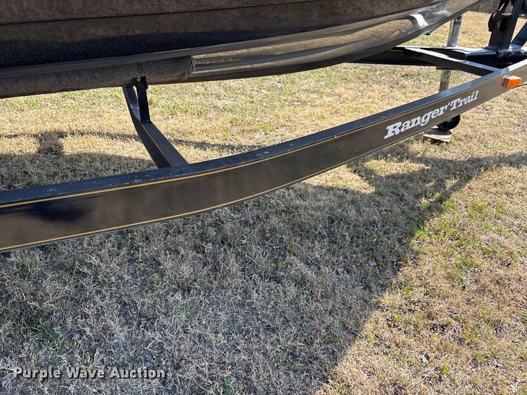 image for item DZ3971 2001 Ranger R83VS  boat