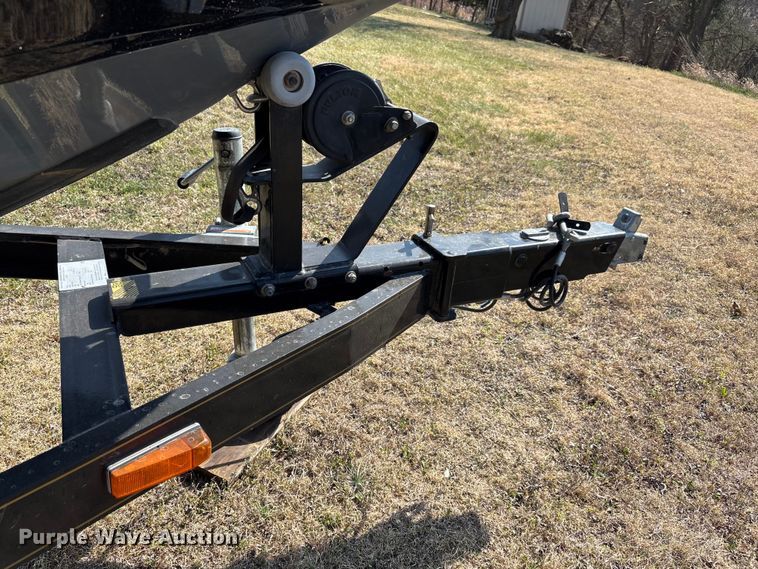 image for item DZ3971 2001 Ranger R83VS  boat