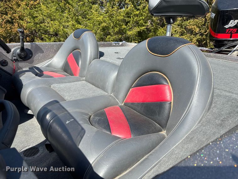 image for item DZ3971 2001 Ranger R83VS  boat