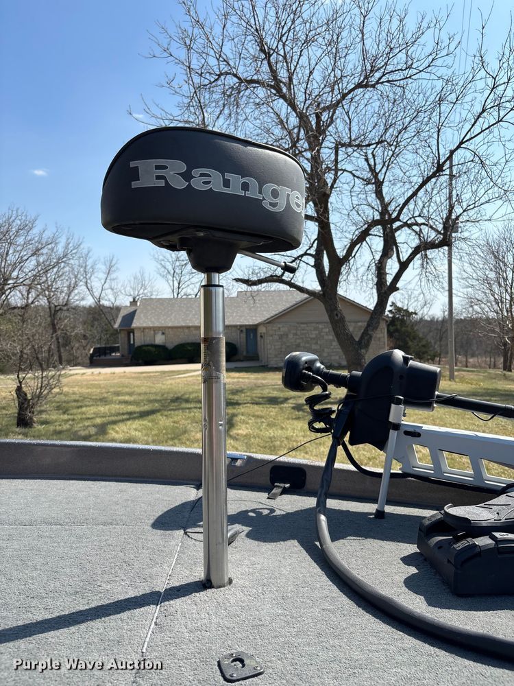 image for item DZ3971 2001 Ranger R83VS  boat