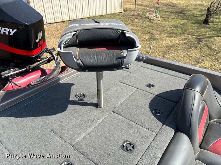 image for item DZ3971 2001 Ranger R83VS  boat