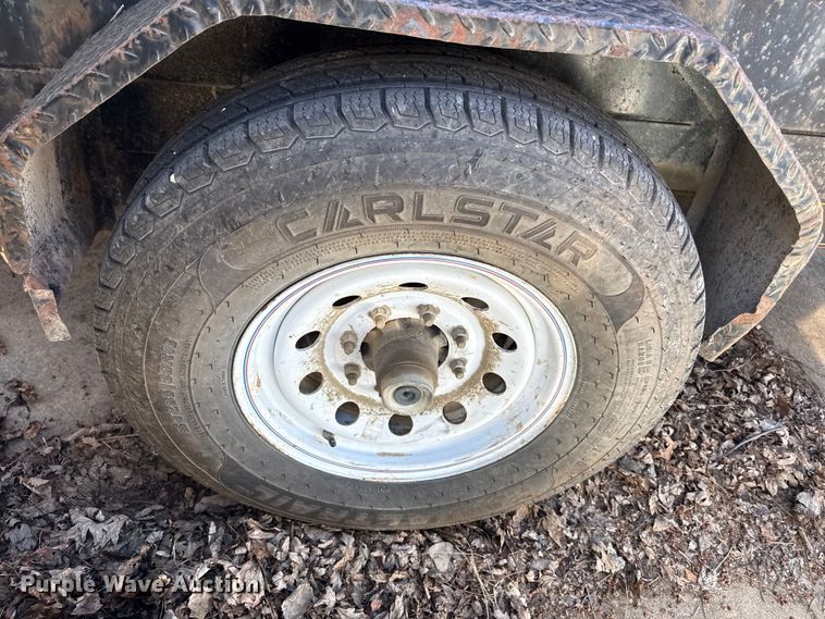 image for item DZ4411 2010 Lamar dump trailer